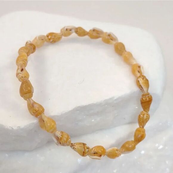 Seashell Bracelet 8 inches Handmade - Picture 8 of 10